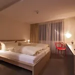 Crede 2* Kassel