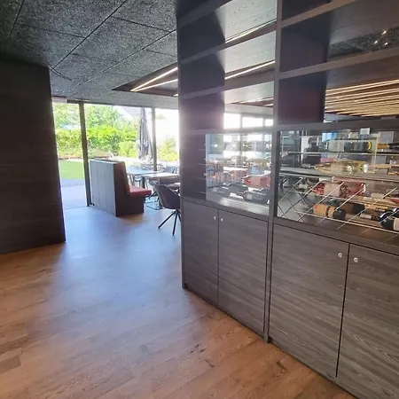 Credé Hotel 2*